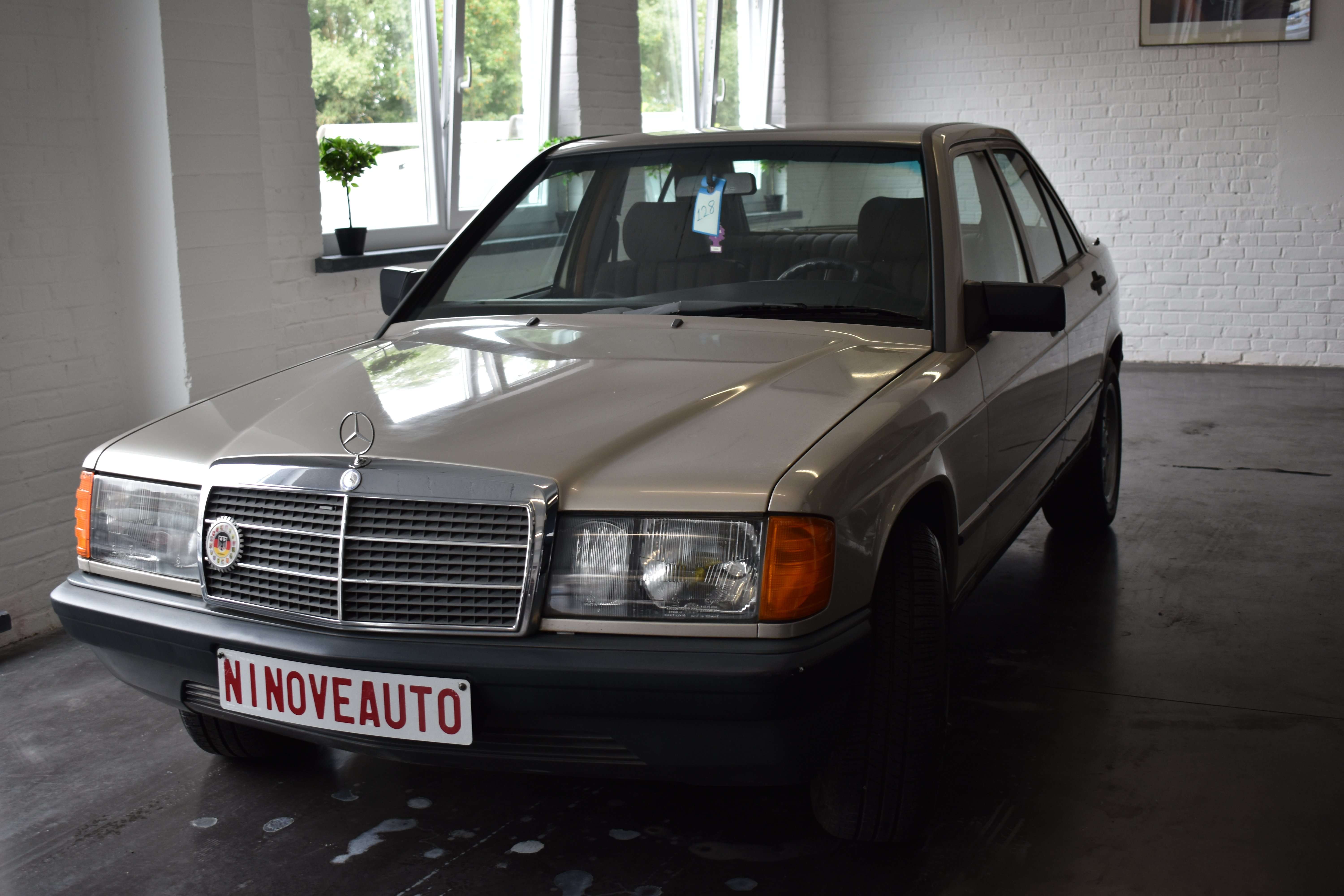 Ninove auto - Mercedes-Benz 190