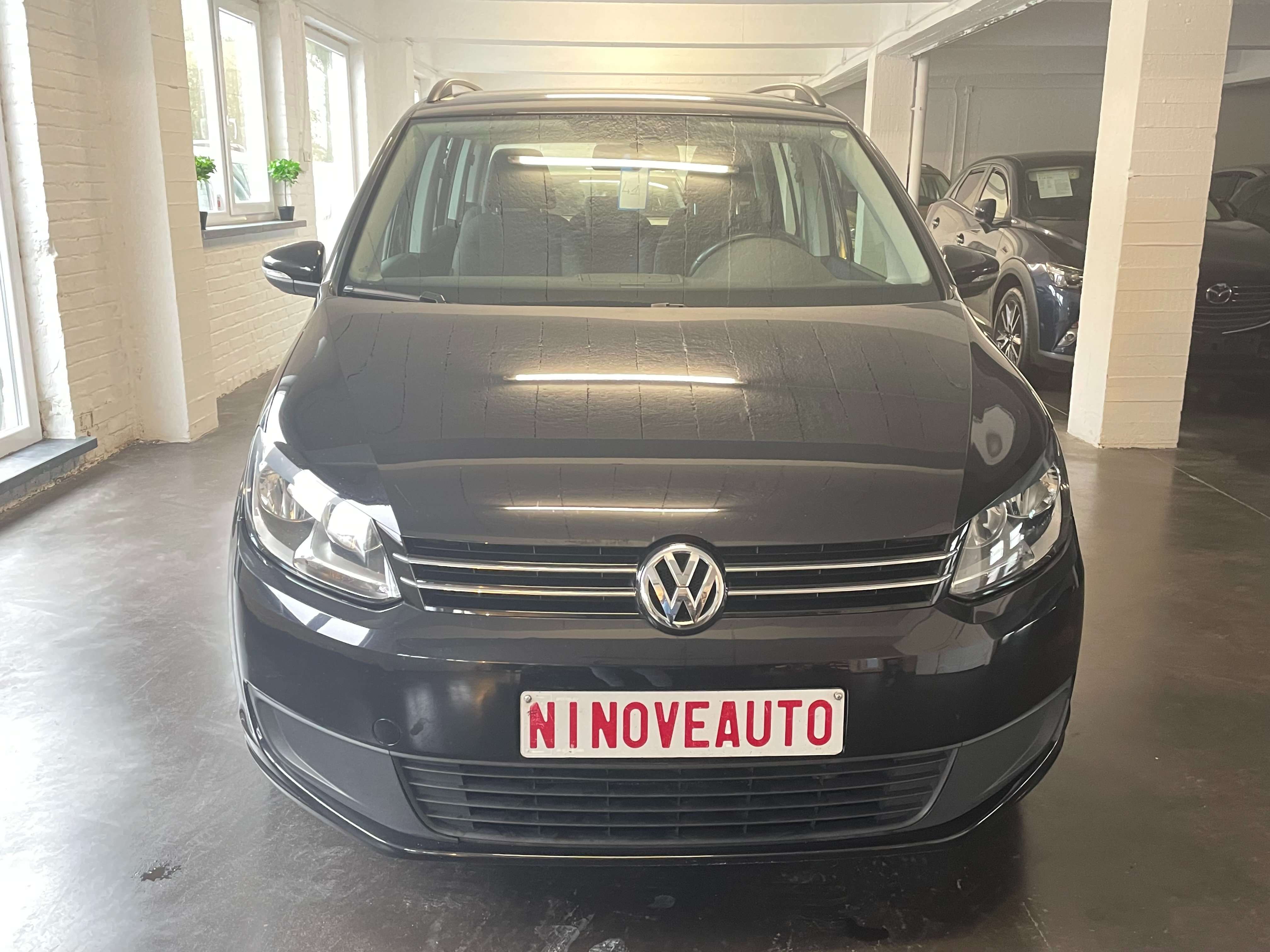 V-Motors - Volkswagen Touran